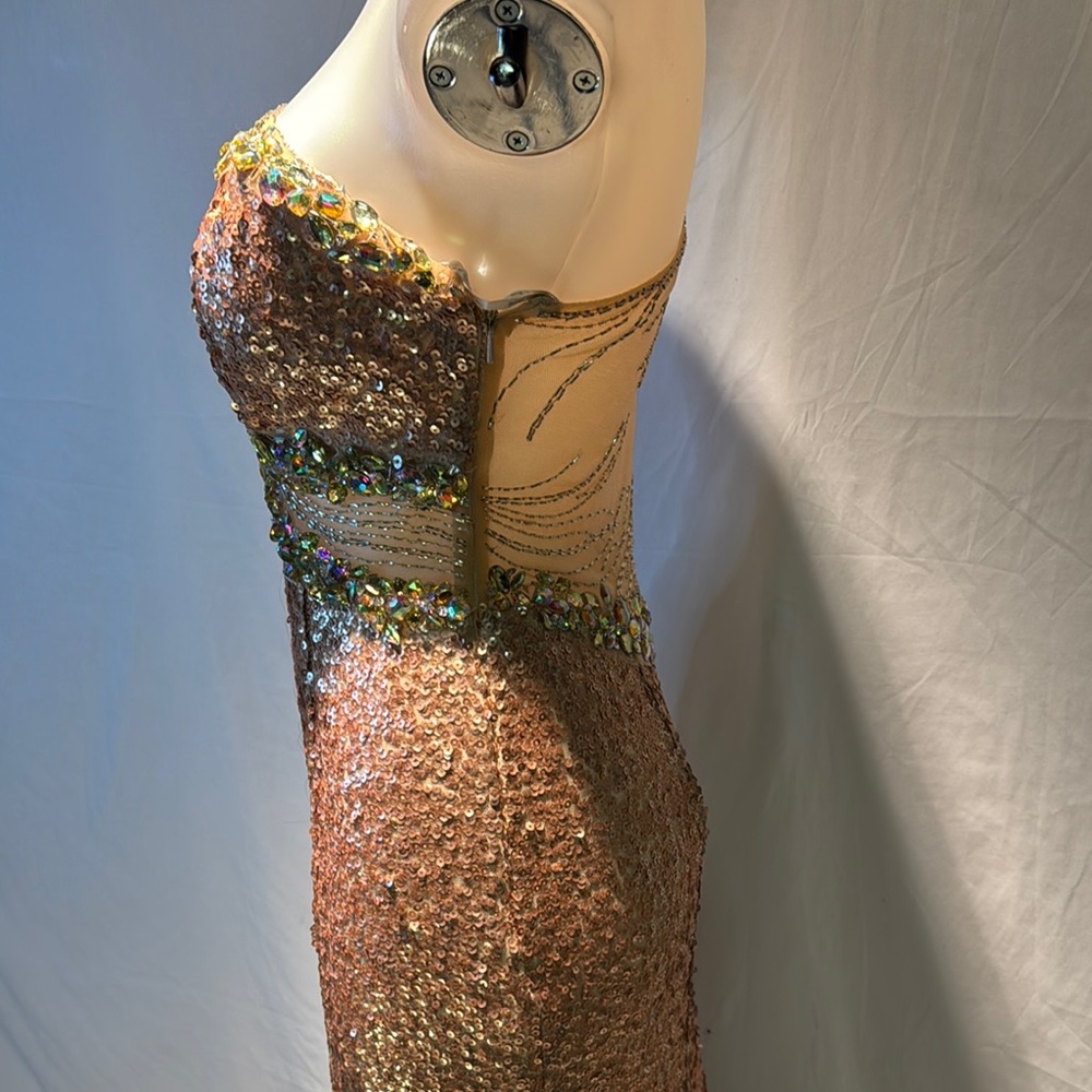 Elegant Sequin One-Shoulder Gown - Picture 7 of 15